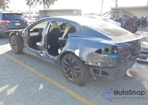 2021 Tesla Model S Plaid Tri Motor All-Wheel Drive from USA, damaged, VIN 5YJSA1E62MF452564